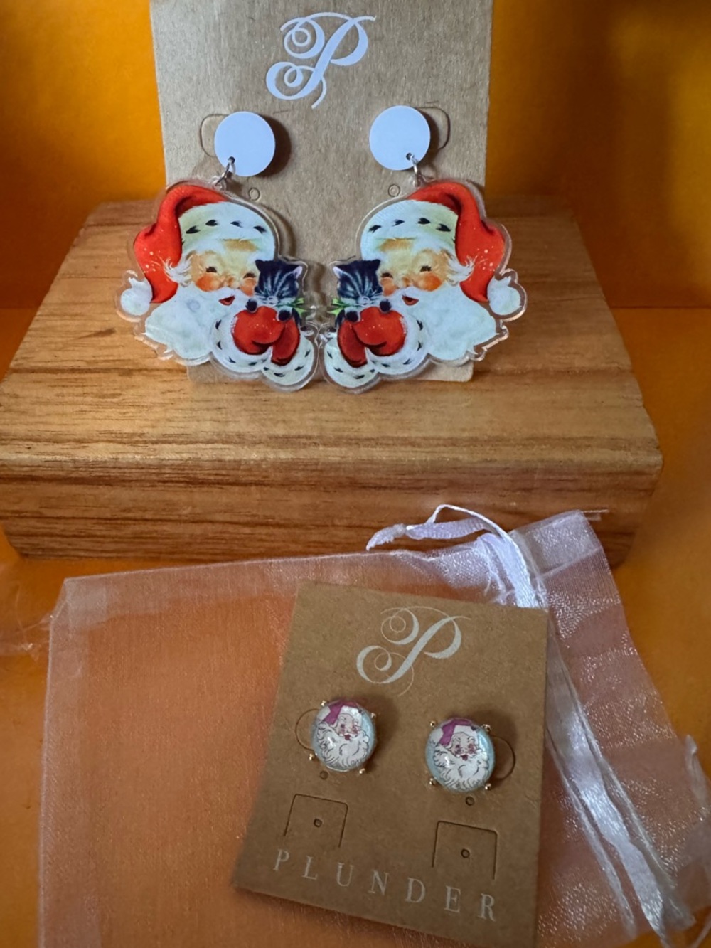 Plunder Holiday Santa Earrings Set of 2 Ho Ho Ho Cat & Stud Earrings New + Pouch